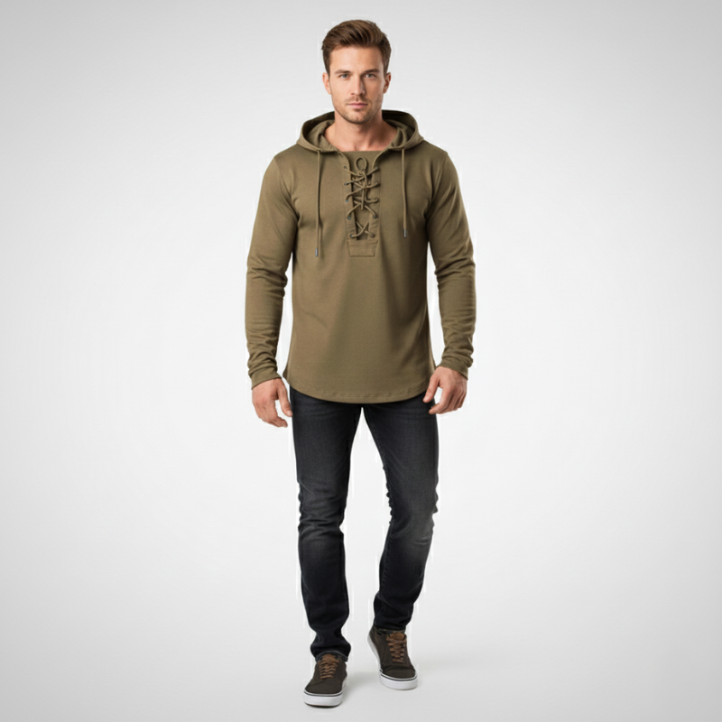 Beigefarbener Hoodie mit klassischem Schnitt, Frontschnürung und lässiger Silhouette im minimalistischen Studio.